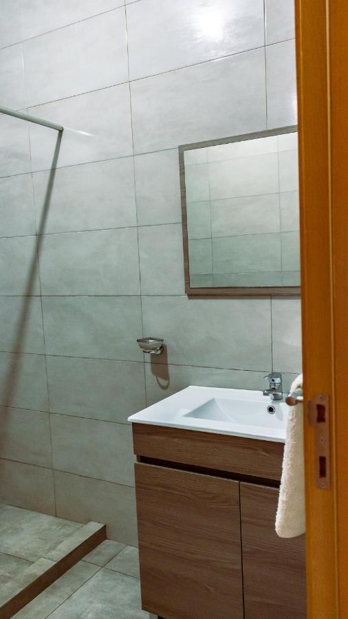Beautiful And Brand New 2 Bedrooms Apartment/ Magnifico E Novo Apartamento T2 Прайя Экстерьер фото